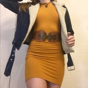 Forever 21 Yellow Body-con dress💛💛